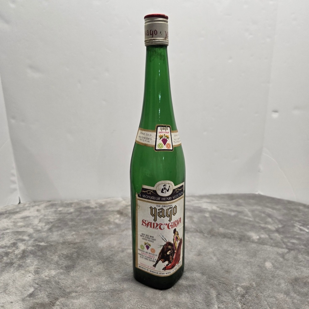 Vintage Yago Sant'Gria Green Glass Wine Bottle Spain Matador‎ Label 13.5" Decor
